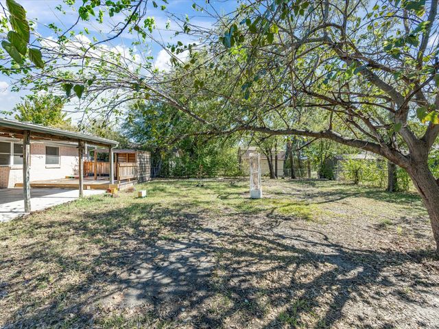 433 W Dorris Drive, Grand Prairie, TX 75051