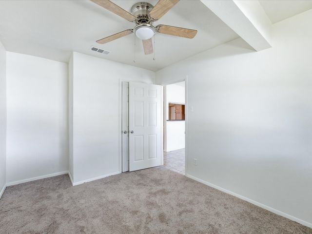 433 W Dorris Drive, Grand Prairie, TX 75051