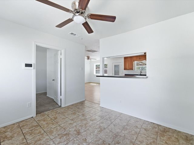 433 W Dorris Drive, Grand Prairie, TX 75051