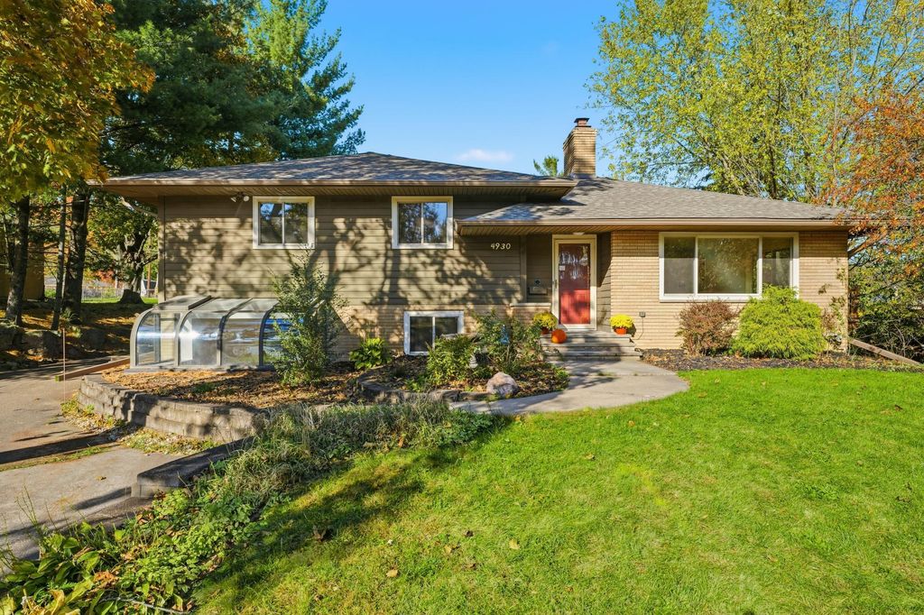 4930 Winsdale Street N, Golden Valley, MN 55422