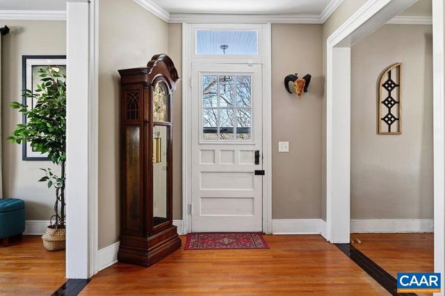 142 MT IDA LN, Staunton, VA 24401