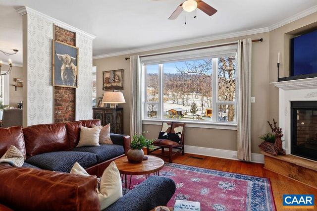 142 MT IDA LN, Staunton, VA 24401