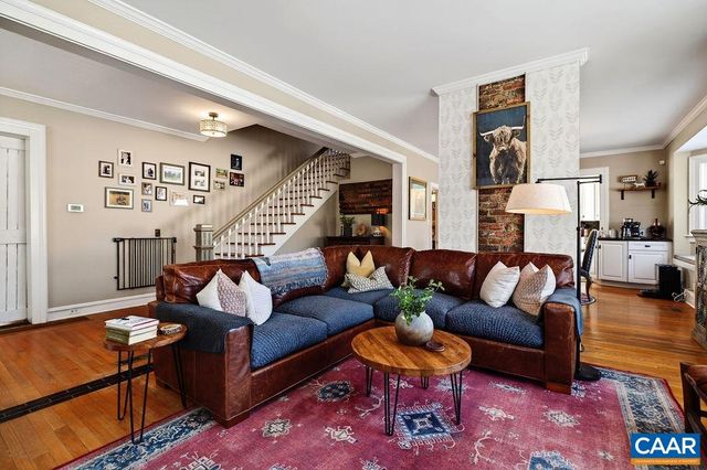 142 MT IDA LN, Staunton, VA 24401