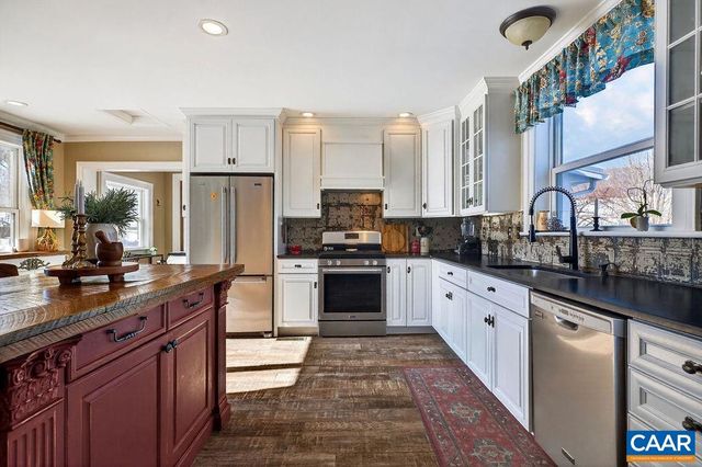 142 MT IDA LN, Staunton, VA 24401