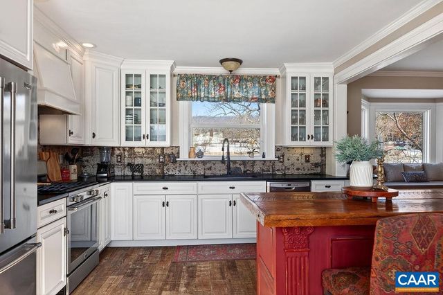 142 MT IDA LN, Staunton, VA 24401