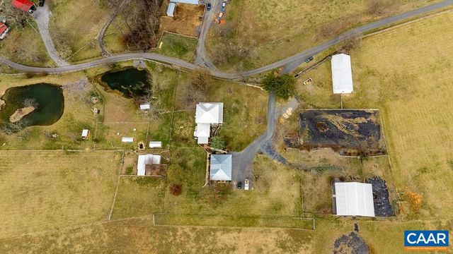 142 MT IDA LN, Staunton, VA 24401