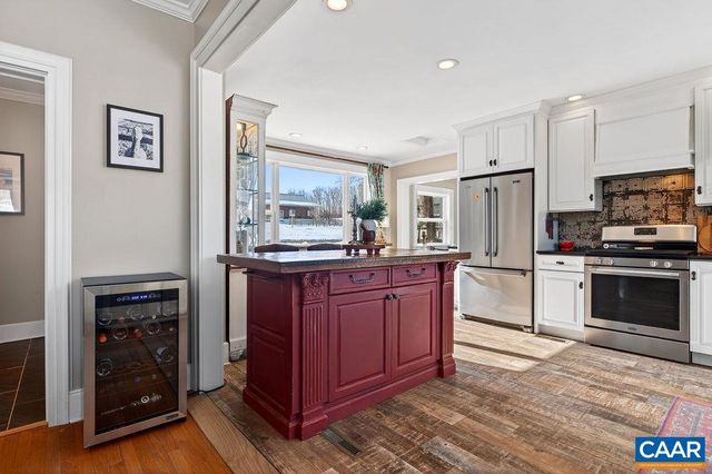 142 MT IDA LN, Staunton, VA 24401