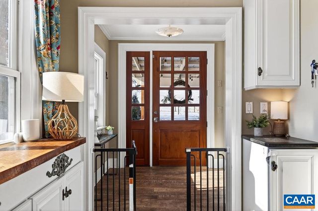 142 MT IDA LN, Staunton, VA 24401