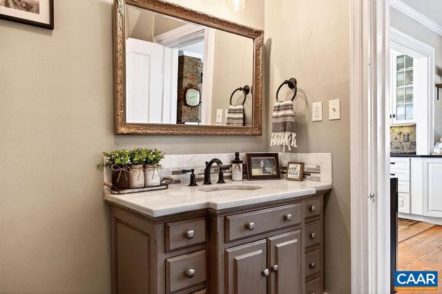 142 MT IDA LN, Staunton, VA 24401