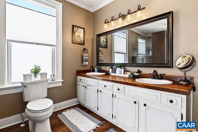 142 MT IDA LN, Staunton, VA 24401