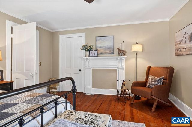 142 MT IDA LN, Staunton, VA 24401