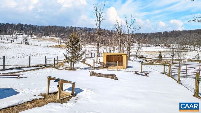 142 MT IDA LN, Staunton, VA 24401