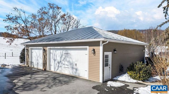 142 MT IDA LN, Staunton, VA 24401