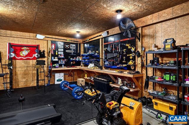 142 MT IDA LN, Staunton, VA 24401