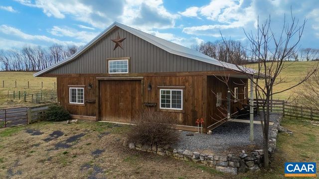 142 MT IDA LN, Staunton, VA 24401