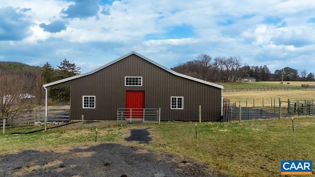 142 MT IDA LN, Staunton, VA 24401