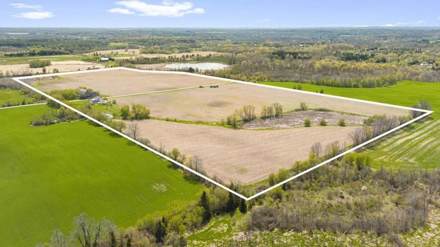 2830 Shady Lane ROAD, Saukville, WI 53080