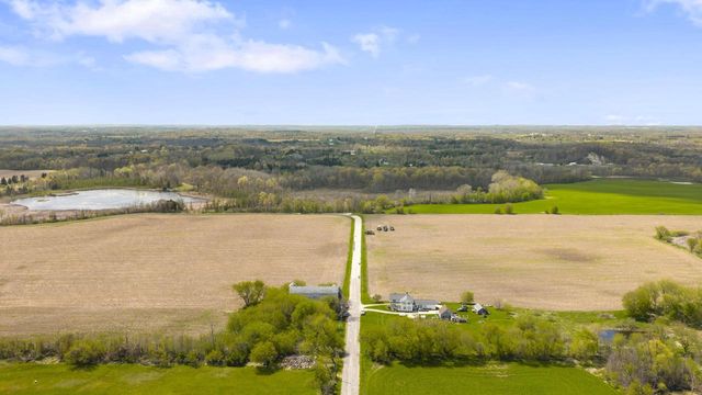 2830 Shady Lane ROAD, Saukville, WI 53080