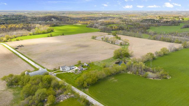 2830 Shady Lane ROAD, Saukville, WI 53080