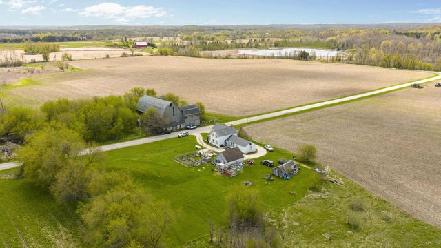 2830 Shady Lane ROAD, Saukville, WI 53080