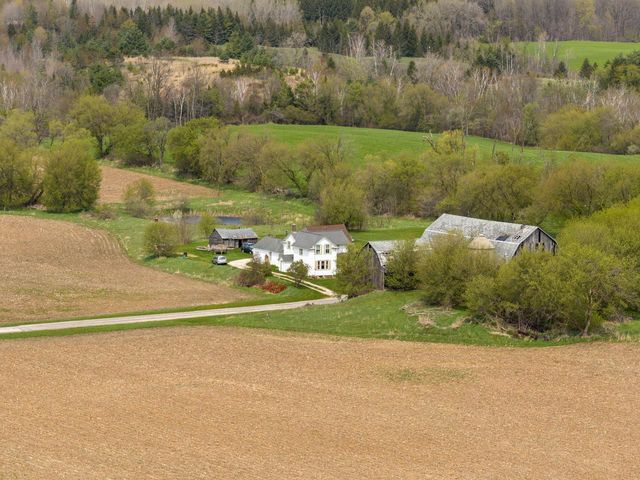 2830 Shady Lane ROAD, Saukville, WI 53080