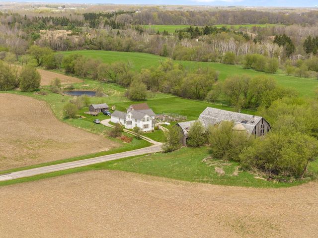 2830 Shady Lane ROAD, Saukville, WI 53080