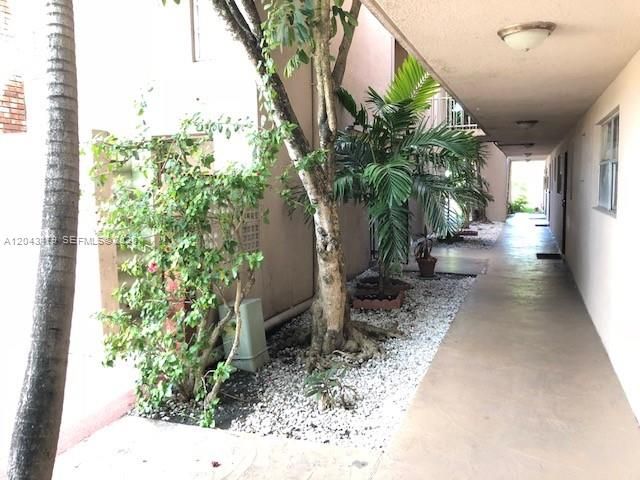 2385 NW 11th St A35, Miami, FL 33125