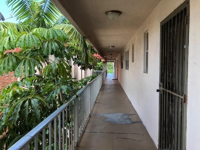 2385 NW 11th St A35, Miami, FL 33125