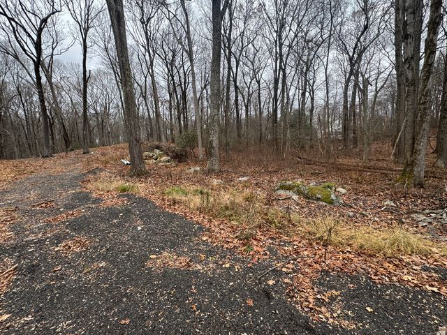 31 Oak Ridge Drive, Newtown, CT 06470