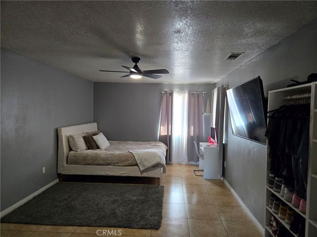 11558 Hemlock, Hesperia, CA 92345