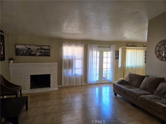 11558 Hemlock, Hesperia, CA 92345