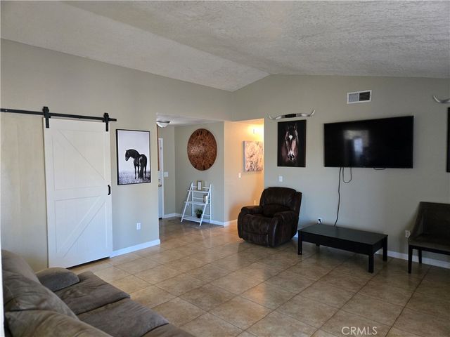 11558 Hemlock, Hesperia, CA 92345