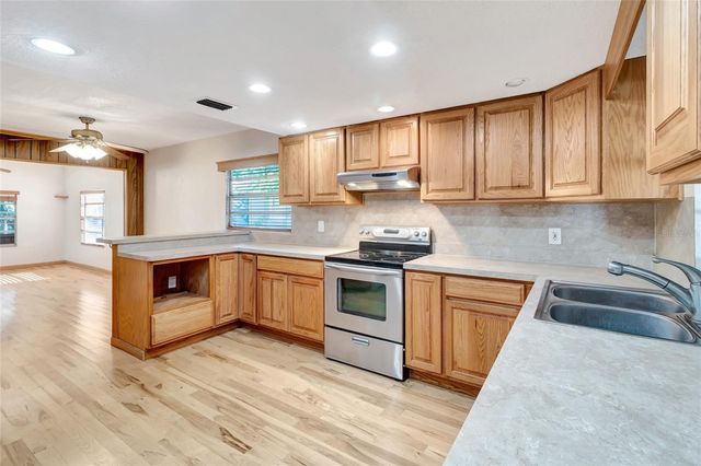 1077 LINDEN STREET, Clermont, FL 34711