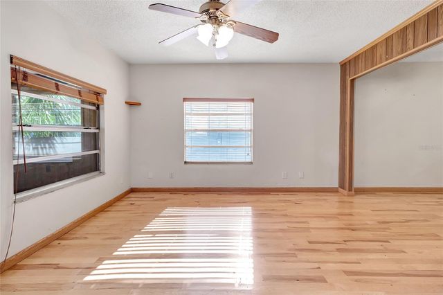 1077 LINDEN STREET, Clermont, FL 34711