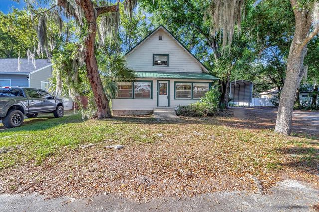 1077 LINDEN STREET, Clermont, FL 34711