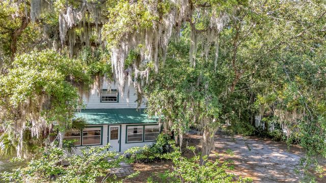 1077 LINDEN STREET, Clermont, FL 34711