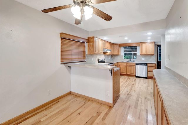 1077 LINDEN STREET, Clermont, FL 34711