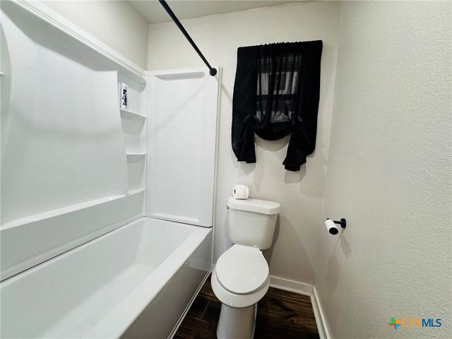 2402 Oak Drive, Gatesville, TX 76528