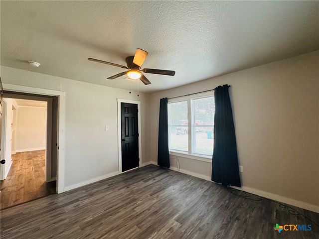 2402 Oak Drive, Gatesville, TX 76528
