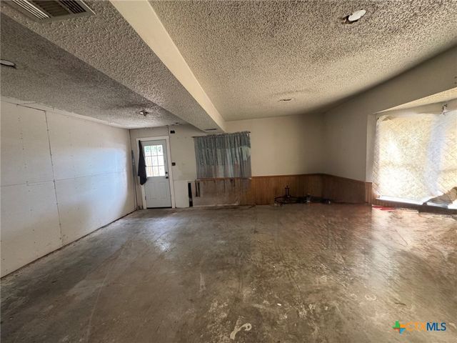 2402 Oak Drive, Gatesville, TX 76528