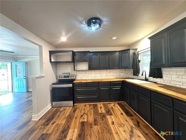 2402 Oak Drive, Gatesville, TX 76528