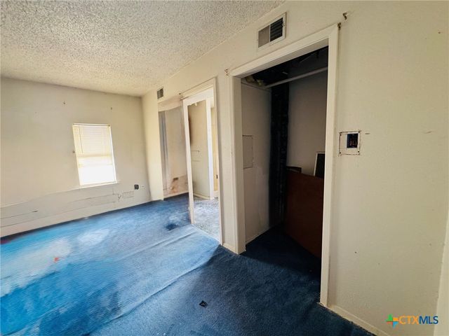 2402 Oak Drive, Gatesville, TX 76528