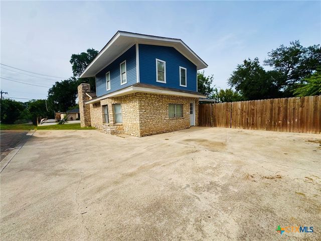 2402 Oak Drive, Gatesville, TX 76528