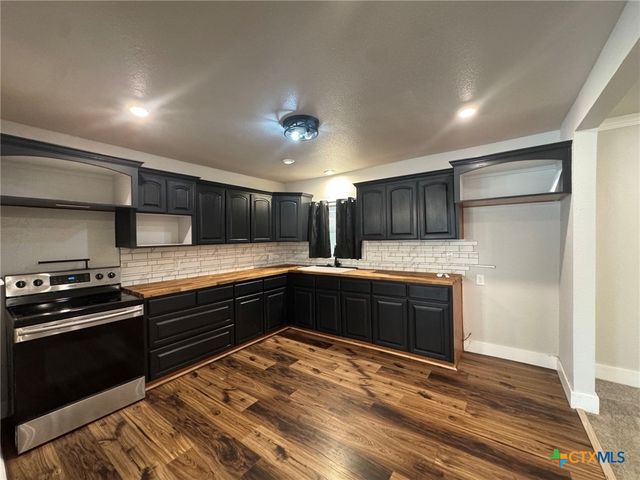 2402 Oak Drive, Gatesville, TX 76528