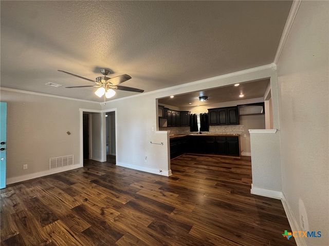 2402 Oak Drive, Gatesville, TX 76528