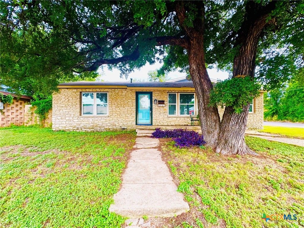 2402 Oak Drive, Gatesville, TX 76528
