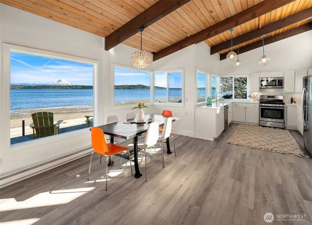 27518 Sandy Shores Drive SW, Vashon, WA 98070