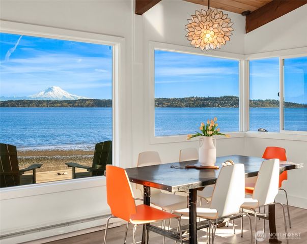 27518 Sandy Shores Drive SW, Vashon, WA 98070