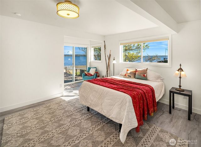 27518 Sandy Shores Drive SW, Vashon, WA 98070