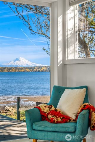 27518 Sandy Shores Drive SW, Vashon, WA 98070